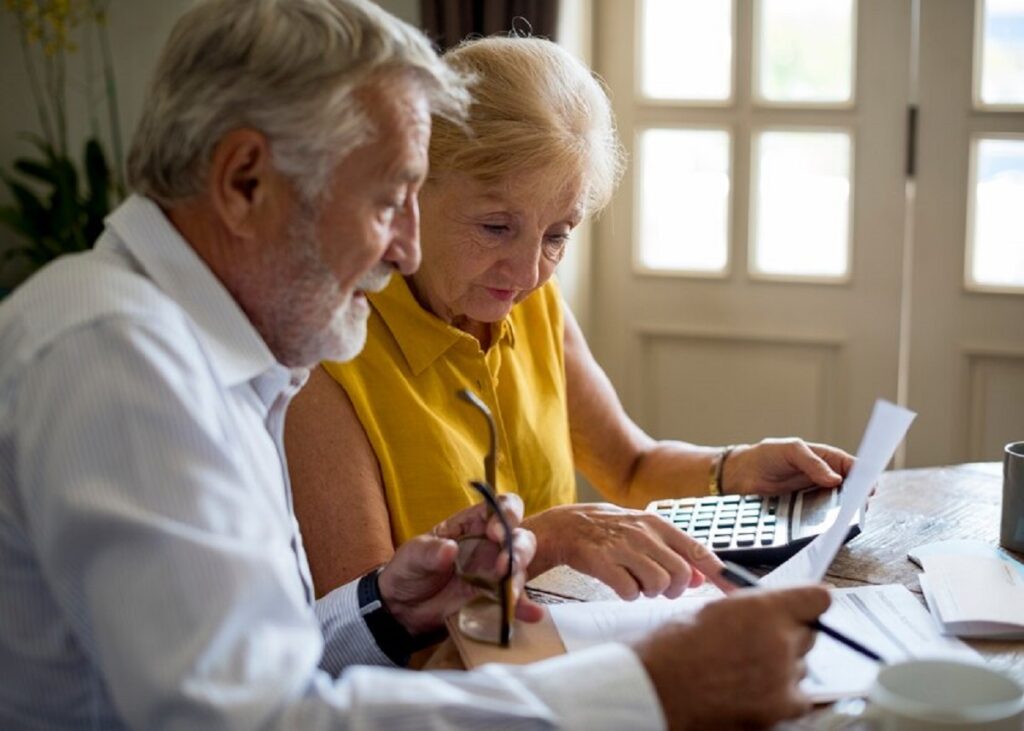 Saiba como identificar e eliminar gastos desnecessários para manter as finanças equilibradas.